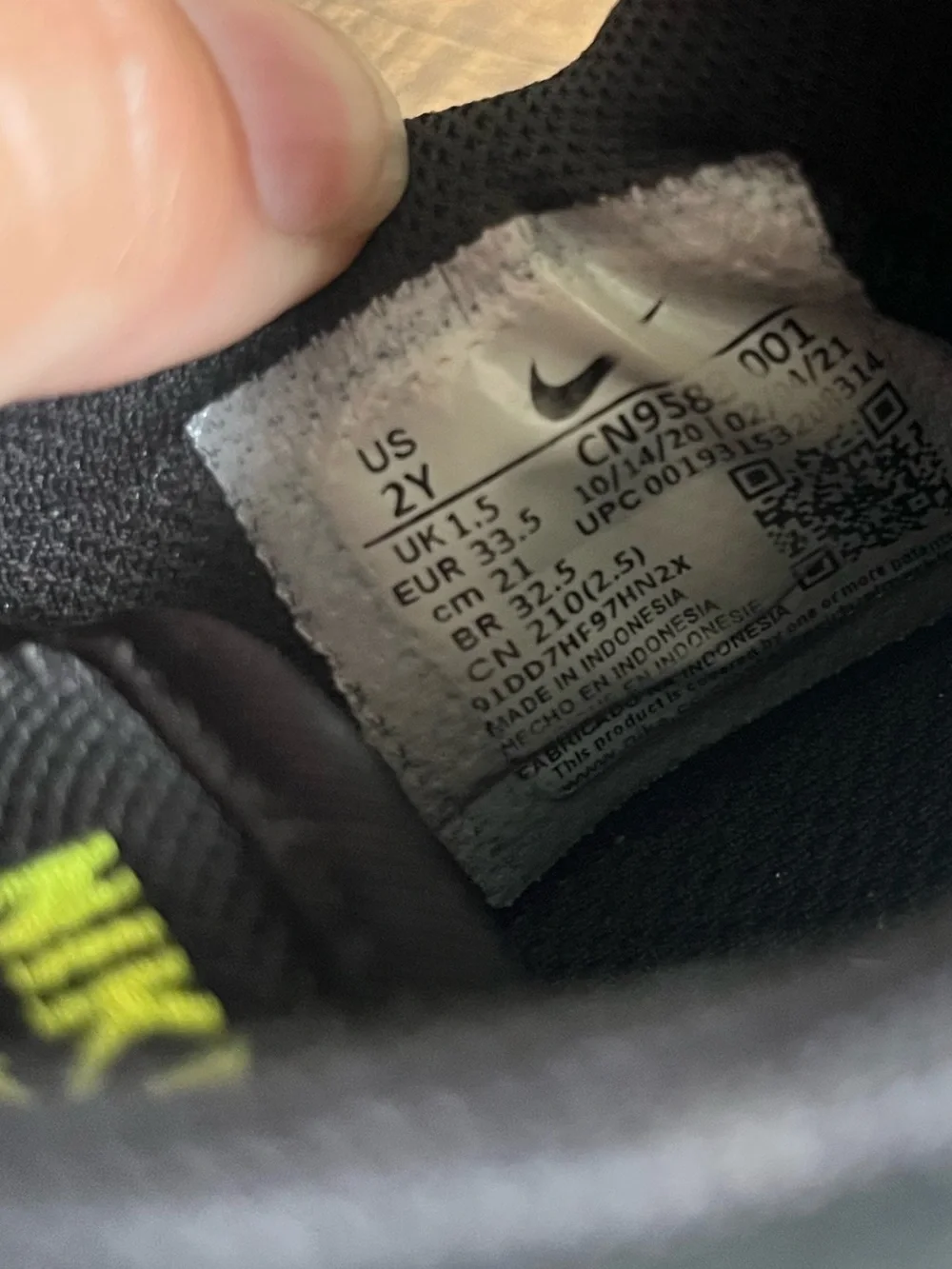 Nike Air Max Wright youth sneakers in the 'Black Volt' size 2